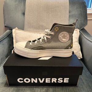 Women's Converse Lift Platform Hi Top Autumn Embroidery Green Floral Sz 7.5 NEW!